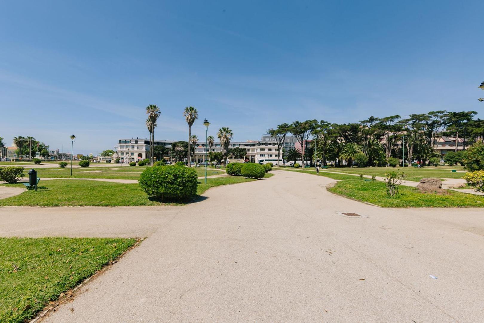 Rent4Rest Estoril Beachfront Apartments Esterno foto